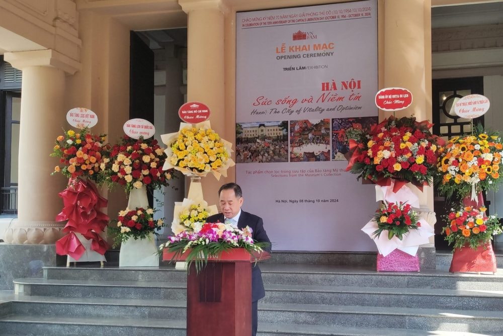Khai mạc triển lãm “Hà Nội sức sống và Niềm tin”