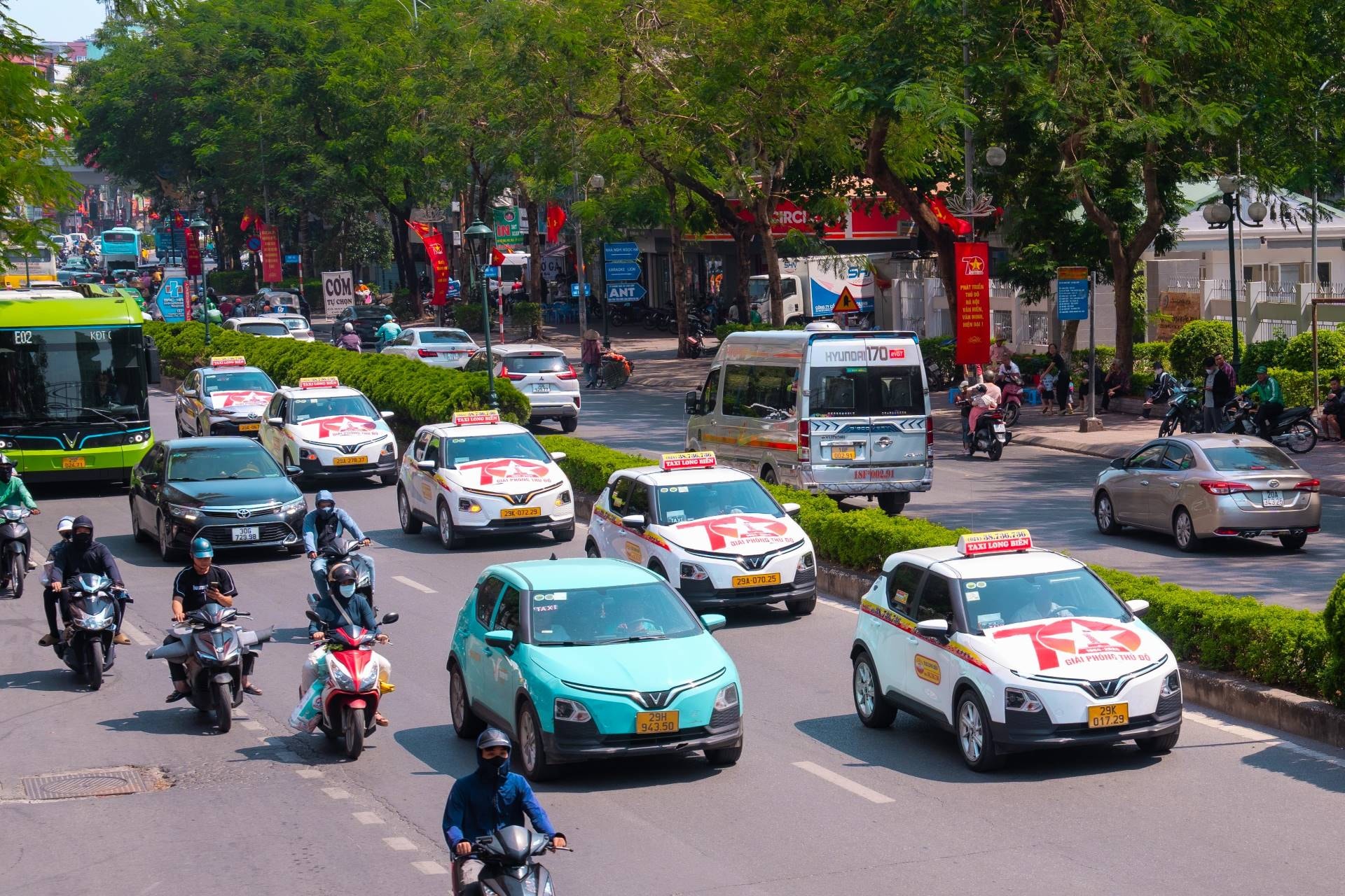 241017_TTBC_4 hang taxi Ha Noi-Anh 3