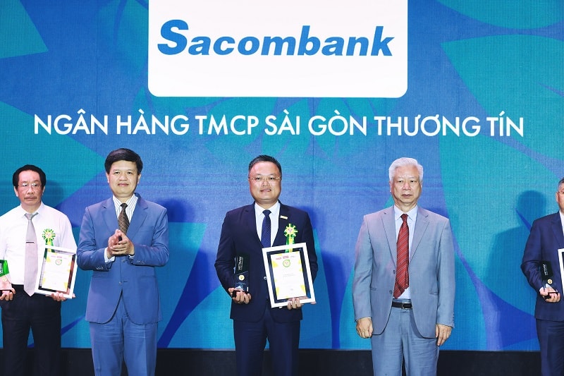 Sacombank nhan giai THM-