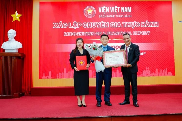 Viện nghiên cứu và ứng dụng Việt Nam Bách nghệ thực hành trao xác lập Chuyên gia thực hành cho ông Đinh Ngọc Thi Viện nghiên cứu và ứng dụng Việt Nam Bách nghệ thực hành trao xác lập Chuyên gia thực hành cho ông Đinh Ngọc Thi