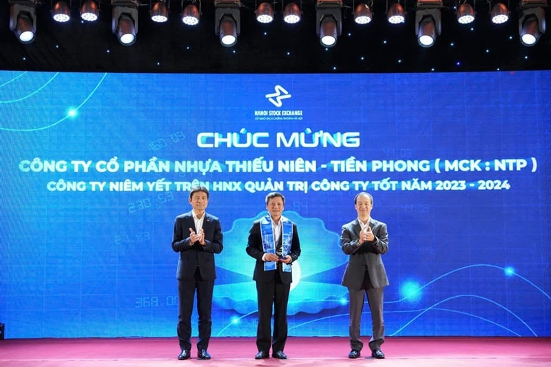 Nhựa Tiền Phong nhận giải thưởng