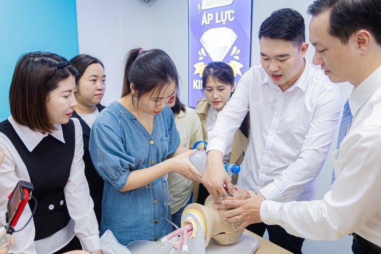 Long Châu-Nâng tầm nghiệp vụ chuyên môn cùng chuyên gia BV Đại học Y dược TPHCM