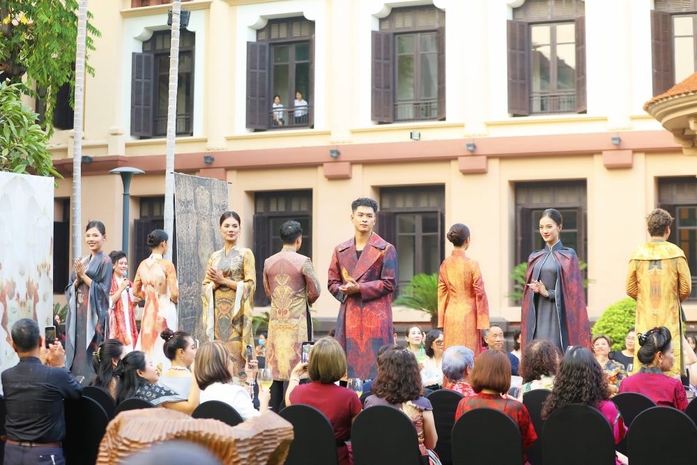 “Khơi dậy Tinh hoa, Nối dài Di sản” tôn vinh giá trị văn hóa, di sản Việt Nam