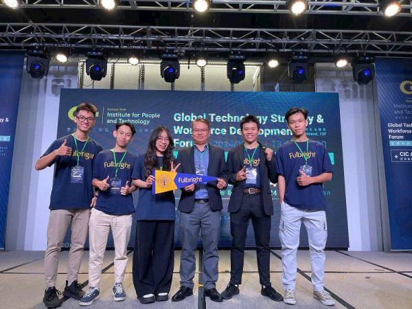 NHÓM SINH VIÊN BURNUP CỦA TRƯỜNG ĐẠI HỌC FULBRIGHT VIỆT NAM TRỞ THÀNH Á QUÂN CUỘC THI CIC CHÂU Á 2024