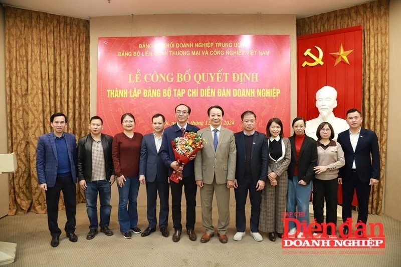 Công bố Quyết định thành lập và ra mắt Đảng bộ Tạp chí Diễn đàn Doanh nghiệp