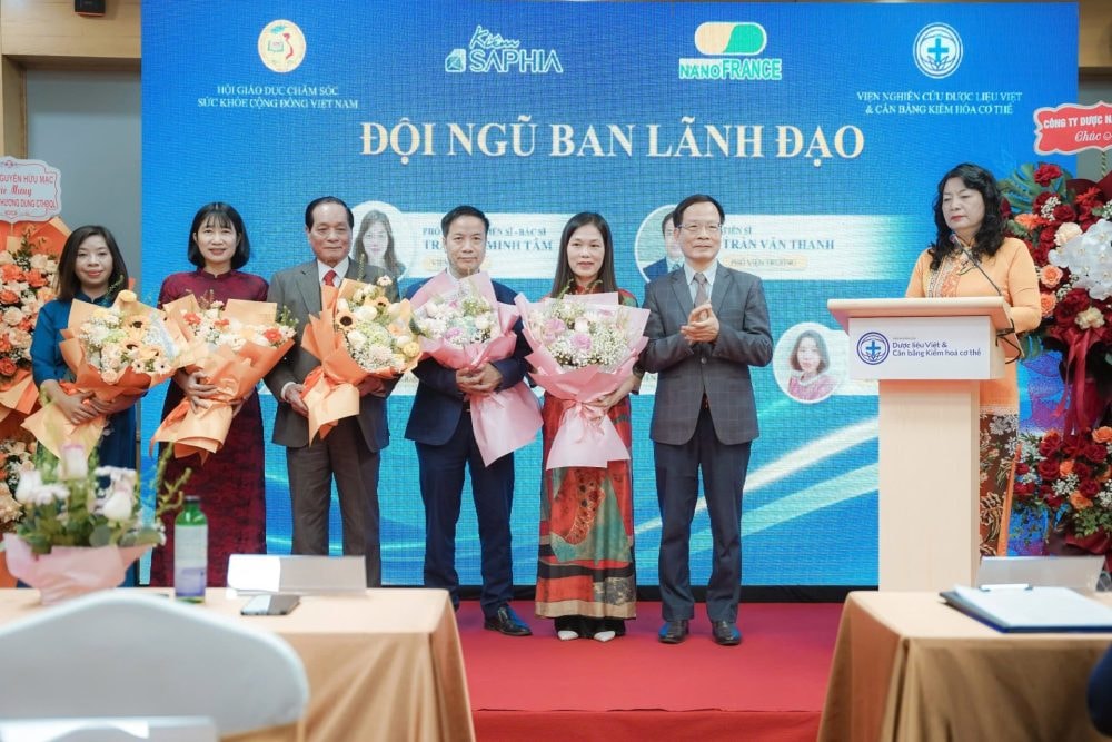 Lễ ra mắt Viện Nghiên cứu Dược liệu Việt & Cân bằng Kiềm hóa Cơ thể Lễ ra mắt Viện Nghiên cứu Dược liệu Việt & Cân bằng Kiềm hóa Cơ thể