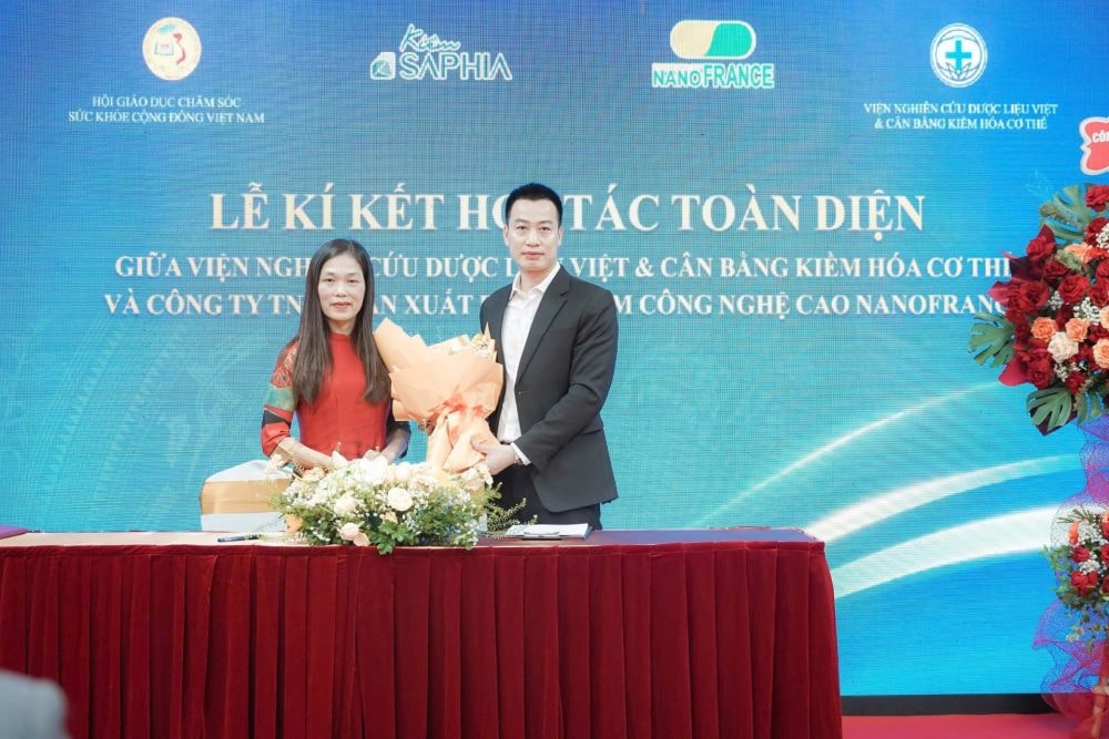 Lễ ra mắt Viện Nghiên cứu Dược liệu Việt & Cân bằng Kiềm hóa Cơ thể Lễ ra mắt Viện Nghiên cứu Dược liệu Việt & Cân bằng Kiềm hóa Cơ thể
