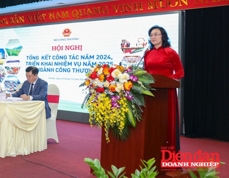 nganh-cong-thuong-nam-2024-nam-cua-nhung-dot-pha_676915bf11f8b.jpg