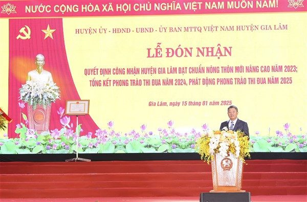 Huyện Gia Lâm đón nhận quyết định huyện đạt chuẩn Nông thôn mới nâng cao