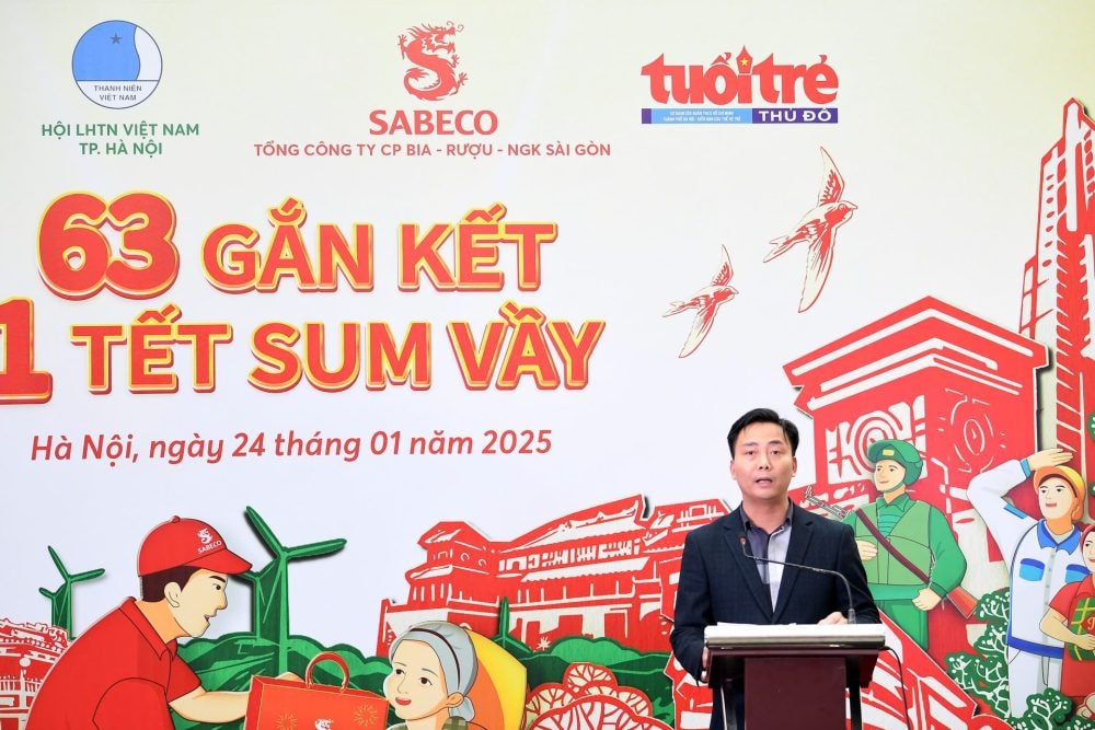 Chương trình “63 Gắn Kết - 1 Tết Sum Vầy” đến với công nhân và gia đình khó khăn tại Thủ đô