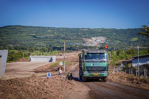 luat-dau-tu-cong-moi-va-ky-vong-dot-pha-trong-nam-2025-1.jpg