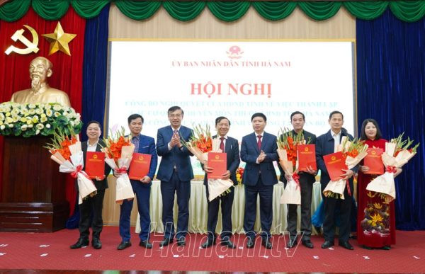 Hà Nam công bố, trao quyết định bổ nhiệm cán bộ lãnh đạo các sở, ngành sau hợp nhất