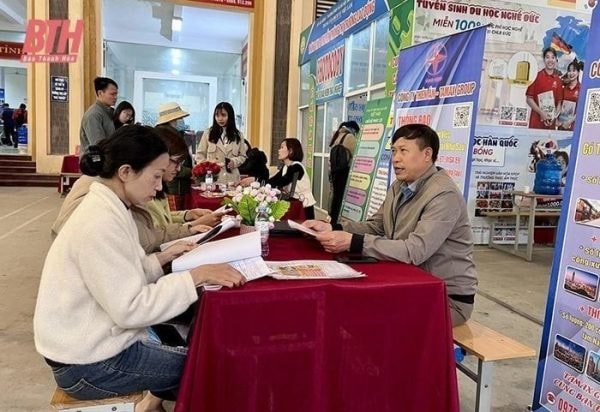 Nhộn nhịp thị trường việc làm đầu năm tại huyện Hoằng Hóa, tỉnh Thanh Hóa