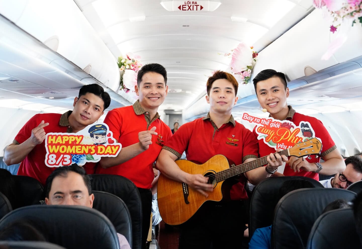 Tiep vien hang khong Vietjet1