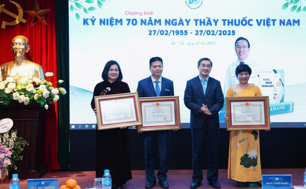 Bệnh viện Da liễu Trung ương tổ chức mít tinh kỷ niệm 70 năm Ngày Thầy thuốc Việt Nam