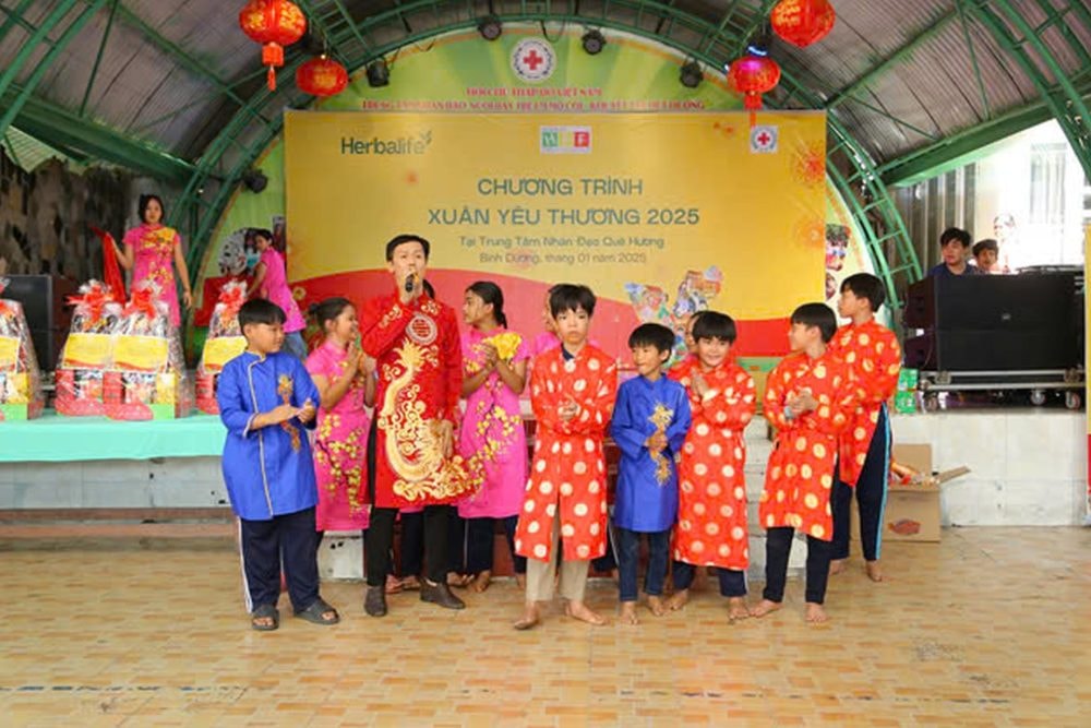 Chuỗi chương trình thường niên “Xuân Yêu Thương” cho trẻ em và người cao tuổi có hoàn cảnh khó khăn