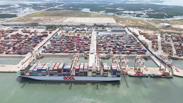 Cảng Tân Cảng - Cái Mép Thị Vải chào đón thành công chuyến tàu có tải trọng 166.000 DWT đầu tiên