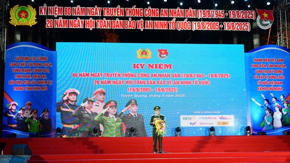 Tuyên dương 80 gương công an xã, phường, thị trấn có thành tích xuất sắc Tuyên dương 80 gương công an xã, phường, thị trấn có thành tích xuất sắc