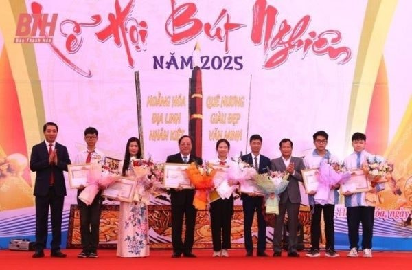 LỄ HỘI BÚT NGHIÊN 2025 – TIẾP NỐI TRUYỀN THỐNG HIẾU HỌC TRÊN QUÊ HƯƠNG HOẰNG HÓA (TỈNH THANH HÓA)