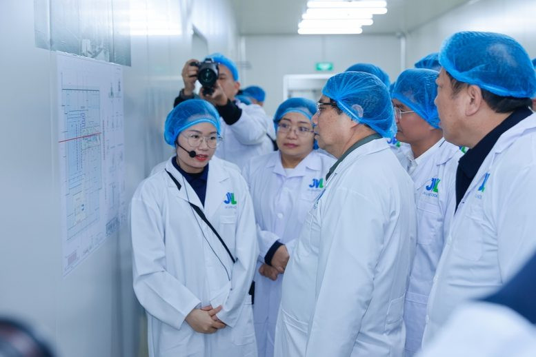 Thủ tướng thăm nhà máy thịt bò do các tập đoàn hàng đầu Việt - Nhật đầu tư