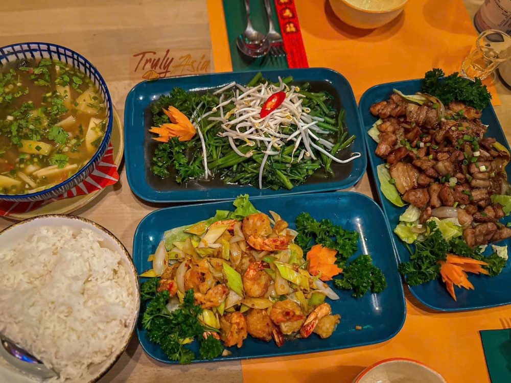 Khám phá ẩm thực Châu Á chân thực tại Truly Asia, Interlaken