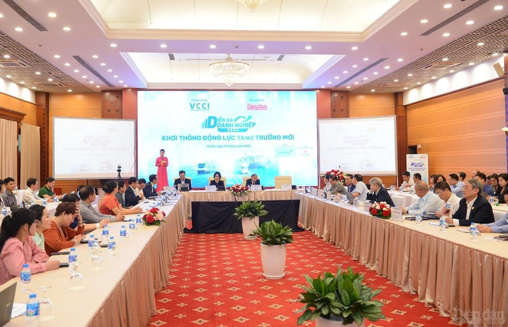 17/4: Diễn đàn Doanh nghiệp 2025: Trợ lực cho doanh nghiệp vượt thách thức, nâng cao năng lực cạnh tranh