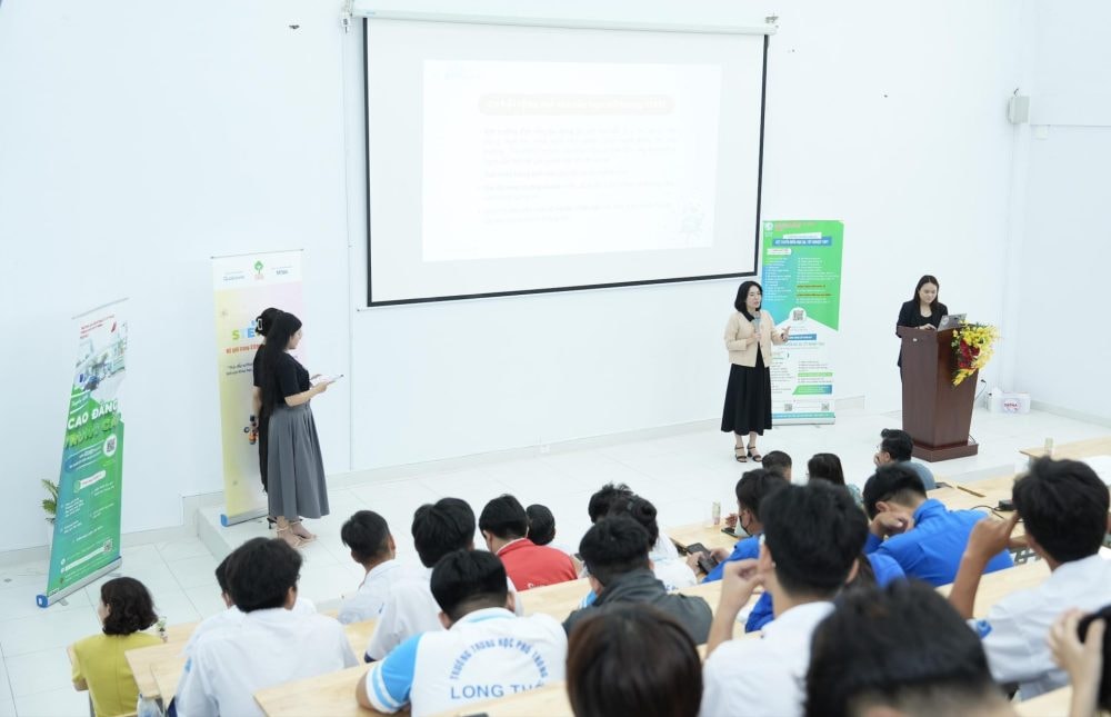 Thúc đẩy sự tham gia của nữ giới trong lĩnh vực Khoa học, Công nghệ, Kỹ thuật và Toán học