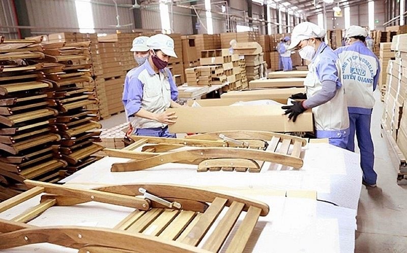 Mỹ áp thuế 46% với Việt Nam: Doanh nghiệp ngành gỗ nắm lấy “khe cửa hẹp”