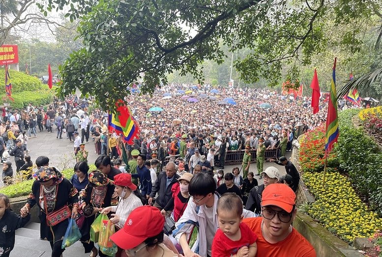 Người dân cả nước hướng về Giỗ Tổ Hùng Vương