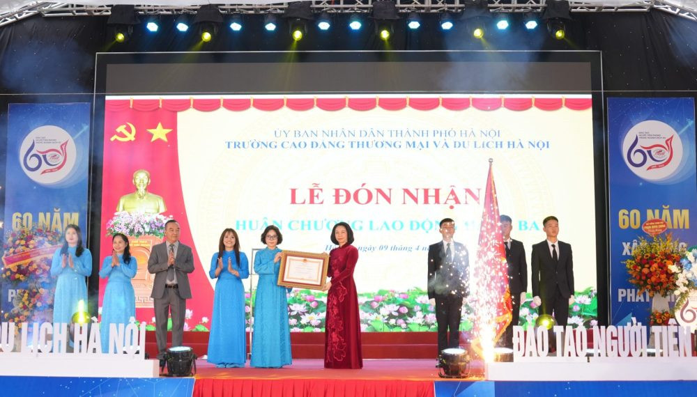 Lễ kỷ niệm 60 năm Ngày thành lập Trường Cao đẳng Thương mại và Du lịch Hà Nội