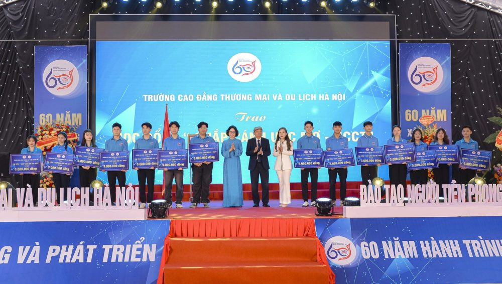 Lễ kỷ niệm 60 năm Ngày thành lập Trường Cao đẳng Thương mại và Du lịch Hà Nội