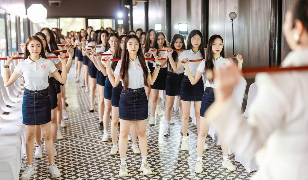 Tạo phong thái, giúp phụ nữ Việt tự tin, duyên dáng hơn