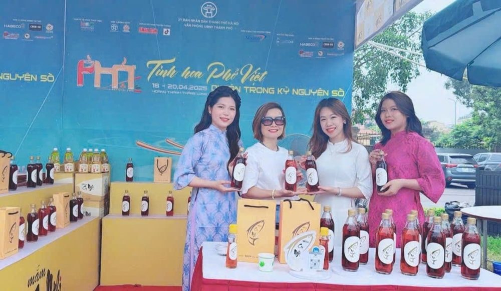 Nước mắm Cụ Nghị lan tỏa giá trị văn hóa ẩm thực truyền thống tại Festival Phở 2025 Nước mắm Cụ Nghị lan tỏa giá trị văn hóa ẩm thực truyền thống tại Festival Phở 2025
