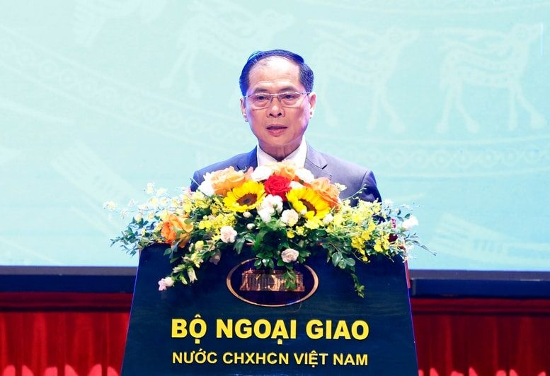 Ngoại giao mở lối, Việt Nam tiến ra biển lớn