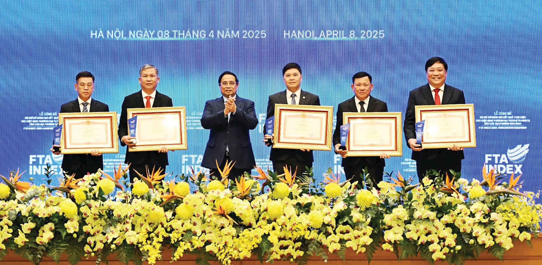 fta-index-trao-bang-khen.jpg