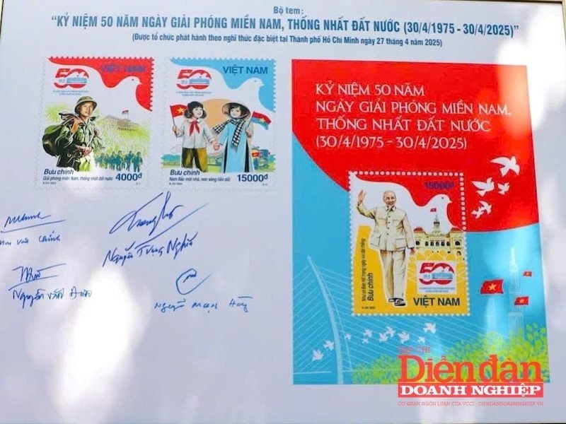 Khai trương Trung tâm Báo chí và phát hành bộ tem Kỷ niệm 50 năm thống nhất đất nước