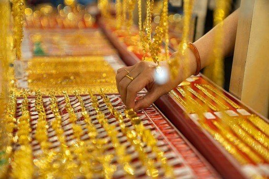 Tâm lý đẩy giá vàng lên cao và bài toán cho kinh tế Việt Nam