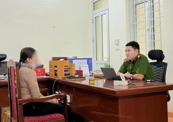 giao-vien-duoi-tam-ngam-cua-toi-pham-cong-nghe-1.png