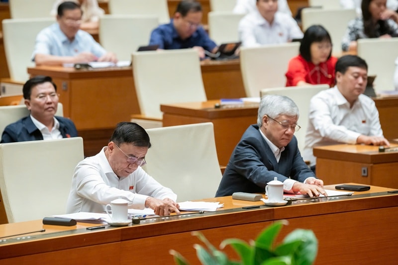 thong-qua-cac-nghi-quyet-ve-sua-doi-hien-phap-2013-5.5.2.jpg