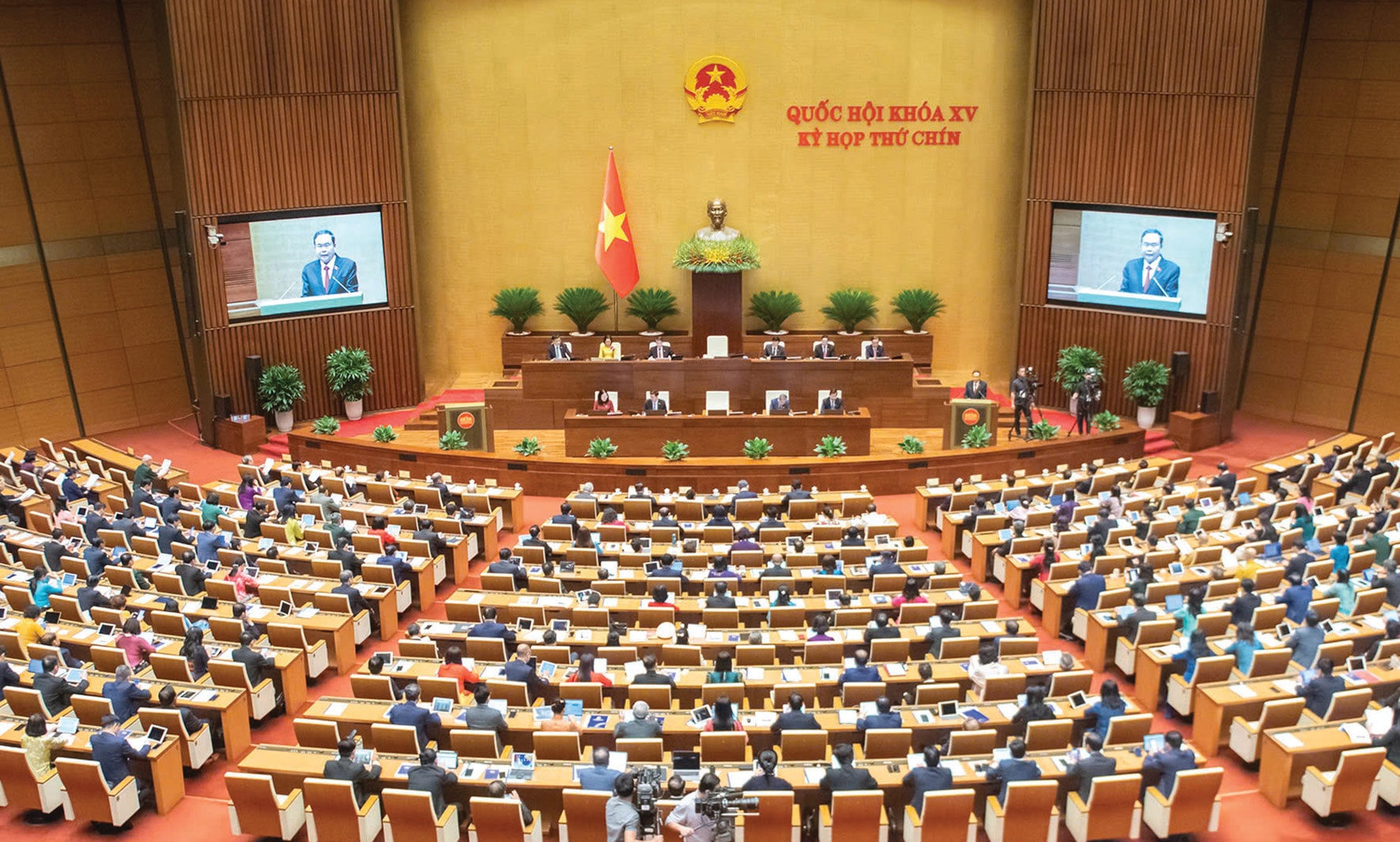 quoc hoi2