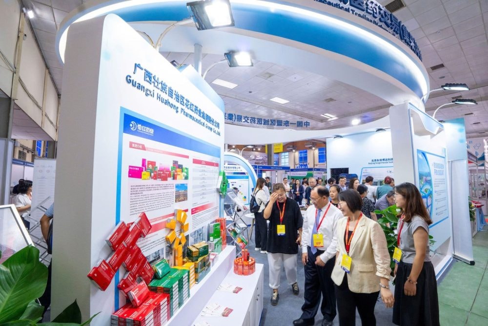 Hơn 300 doanh nghiệp đến từ 30 quốc gia và vùng lãnh thổ tham gia Vietnam Medi-Pharm 2025