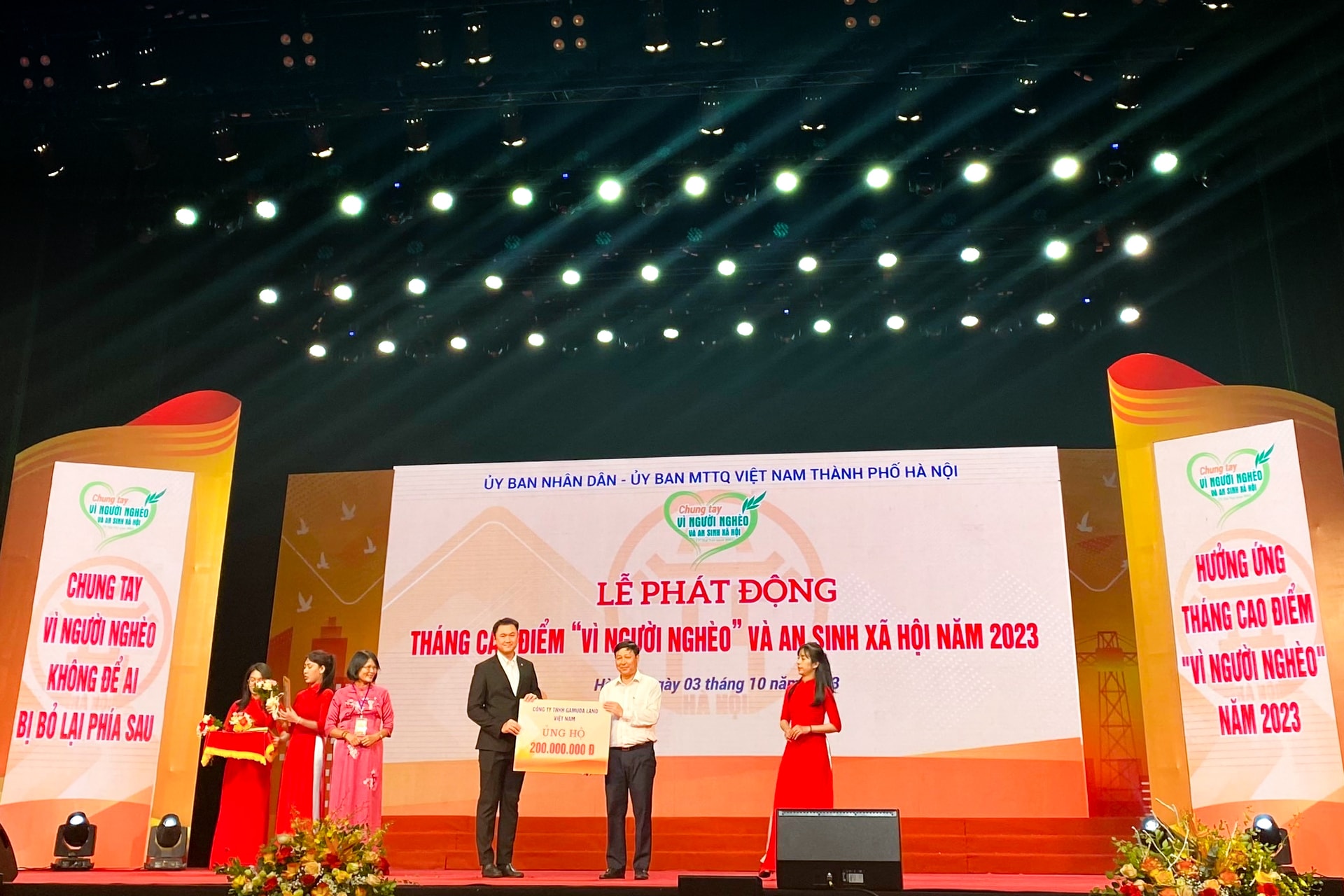 Ủng hộ quỹ _Vì người nghèo_ UBMTTQ 2023