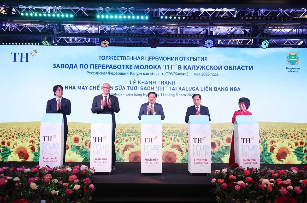 nghi thá»©c nháº¥n nÃºt khÃ¡nh thÃ nh (táº¡i Moscow)