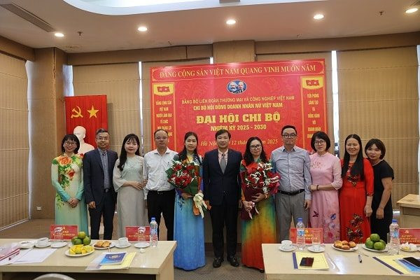 Từ thực tiễn doanh nghiệp, ba Chi bộ VCCI khẳng định vai trò hạt nhân chính trị