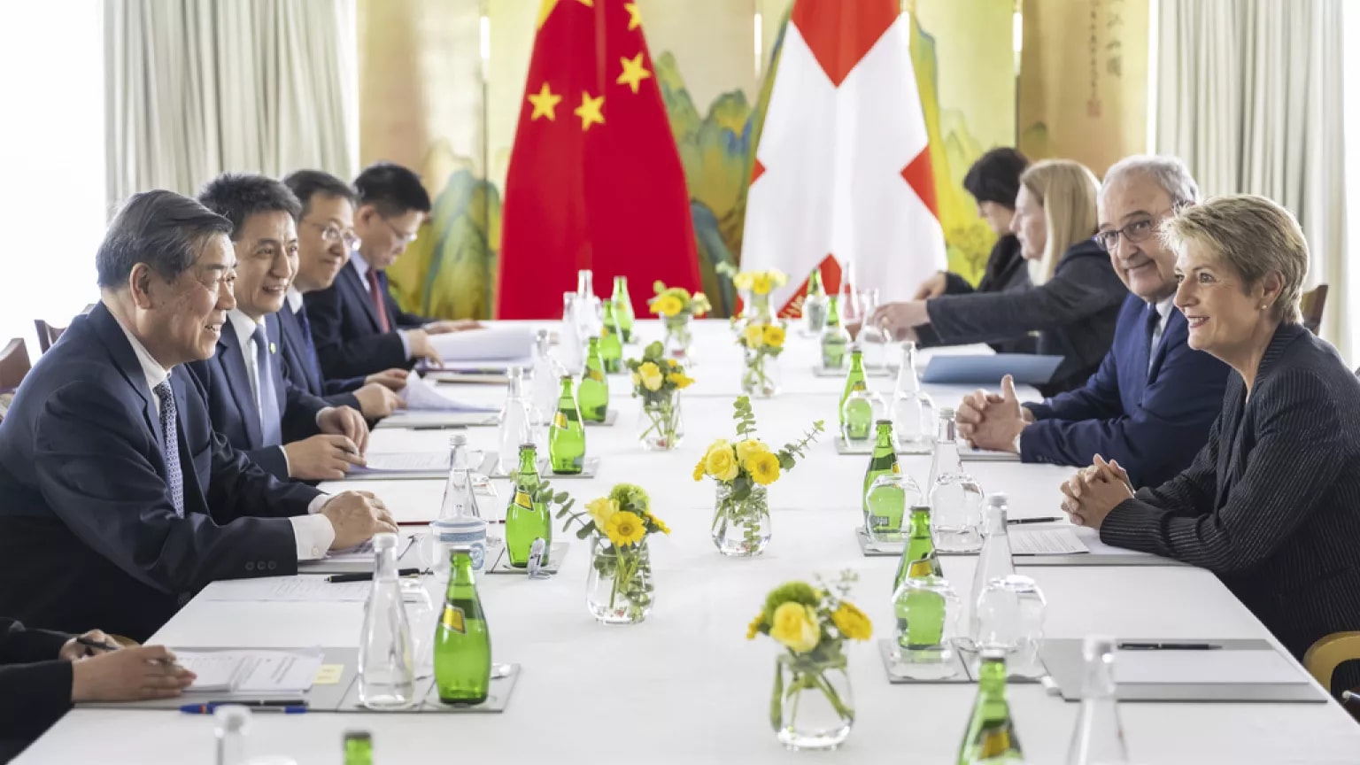 Trung Quốc và Hoa Kỳ đạt được cam kết mang tính bản lề (Ảnh Reuters)