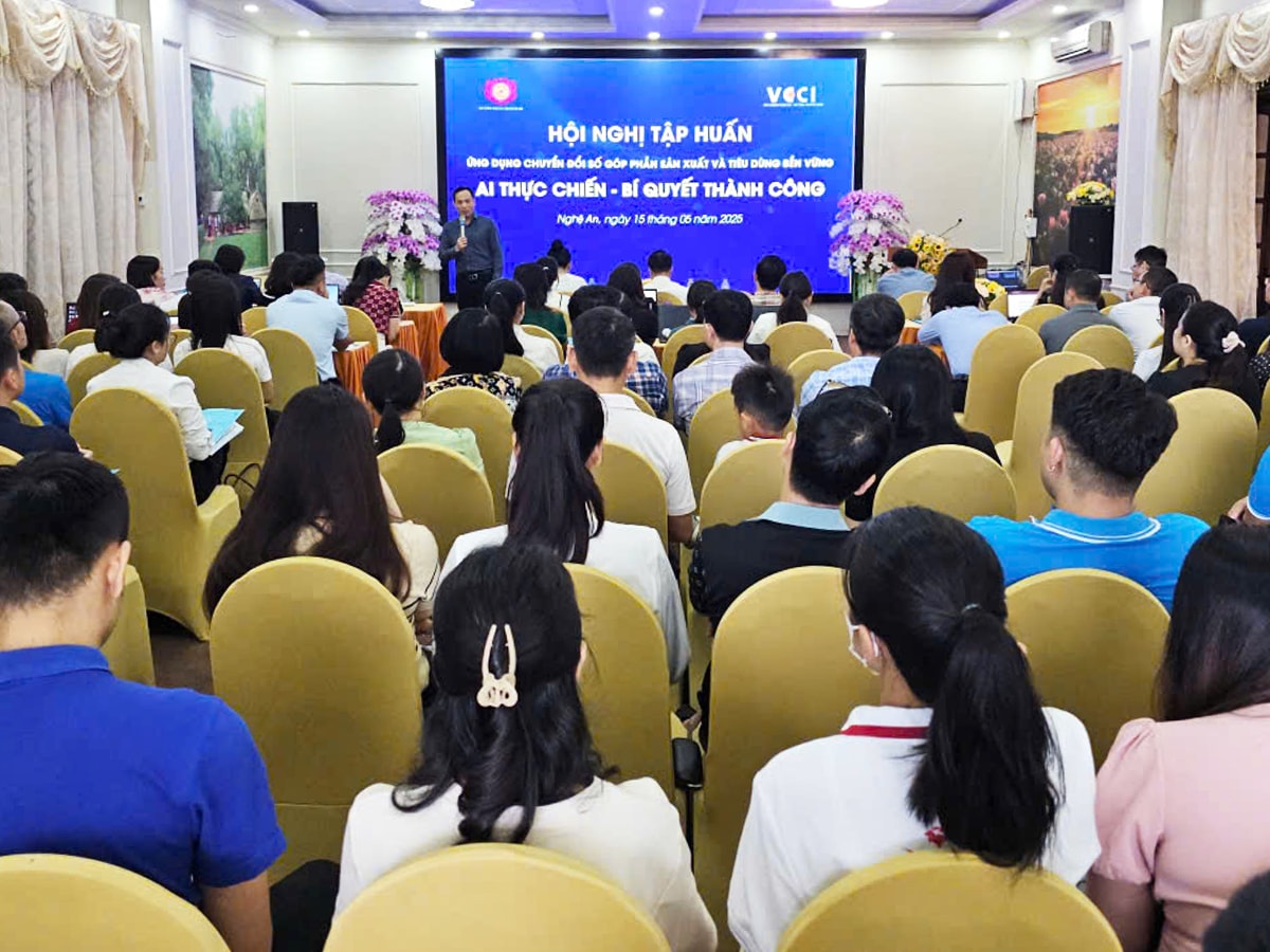 VCCI Chi nhánh Nghệ An – Hà Tĩnh – Quảng Bình vừa tổ chức Hội nghị tập huấn ứng dụng chuyển đổi số góp phần sản xuất và tiêu dùng bền vững cho doanh nghiệp hội viên