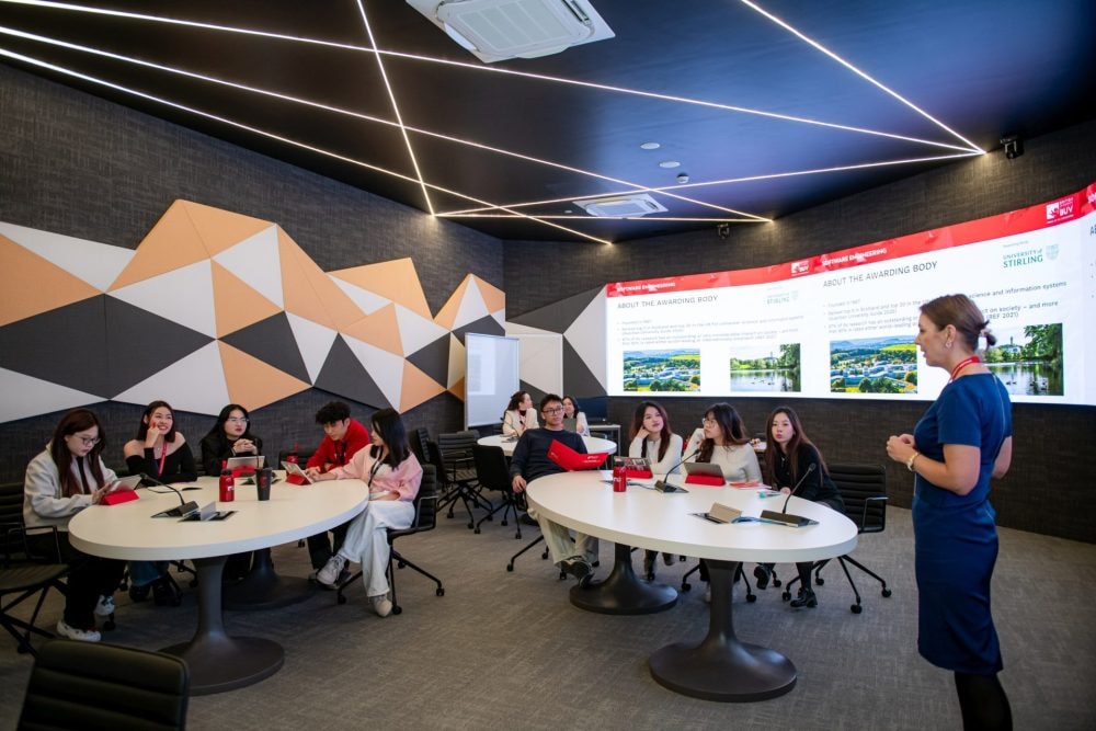 Người tiêu dùng dịch chuyển mạnh mẽ sang không gian số, doanh nghiệp săn đón nhân sự ngành Digital Marketing Người tiêu dùng dịch chuyển mạnh mẽ sang không gian số, doanh nghiệp săn đón nhân sự ngành Digital Marketing