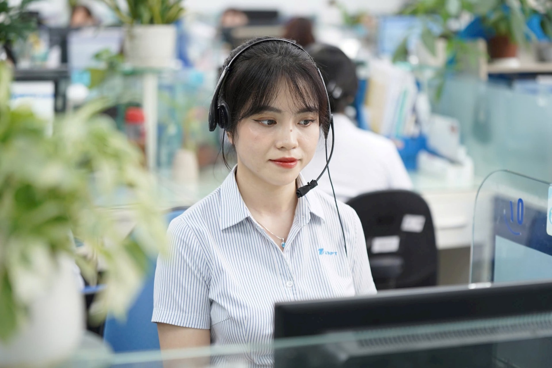 Tổng đài chăm sóc khách hàng VNPT sẵn sàng hỗ trợ khách hàng 247.