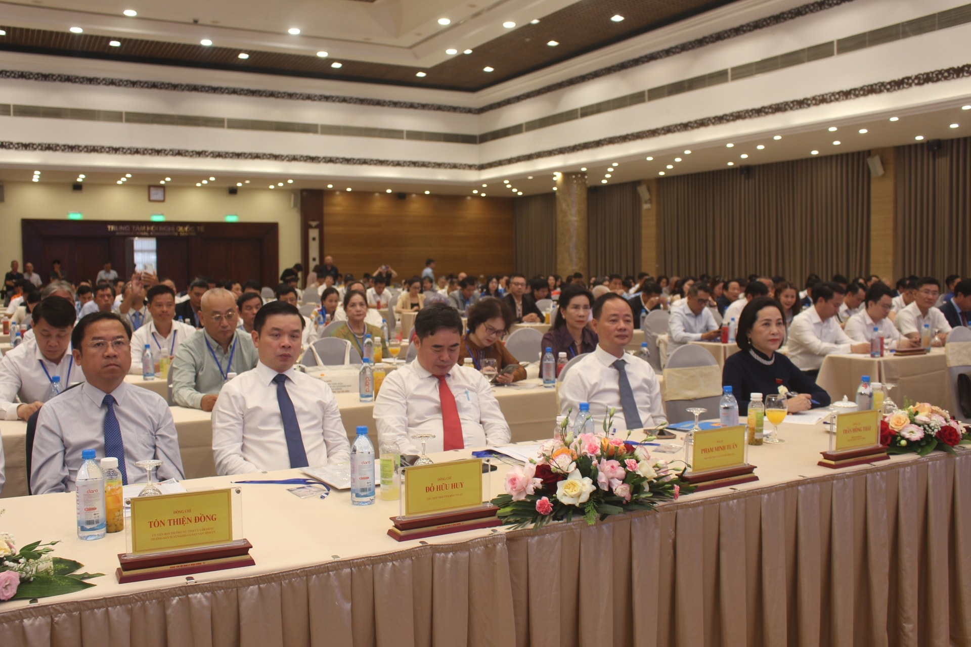 Đại biểu tham dự diễn đàn