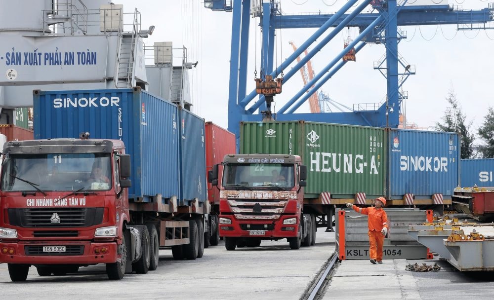 Cơ hội “đổi vai” trong dòng chảy thương mại